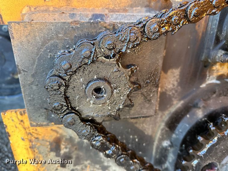 image for item NQ9528 2004 Rosco SPRHH  chip spreader