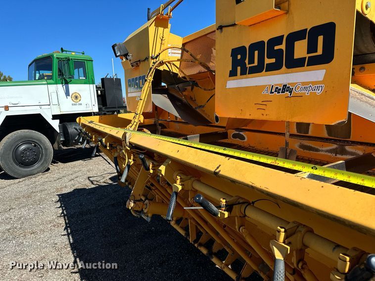 image for item NQ9528 2004 Rosco SPRHH  chip spreader