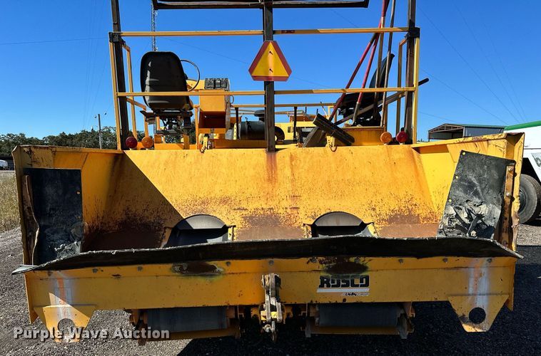 image for item NQ9528 2004 Rosco SPRHH  chip spreader