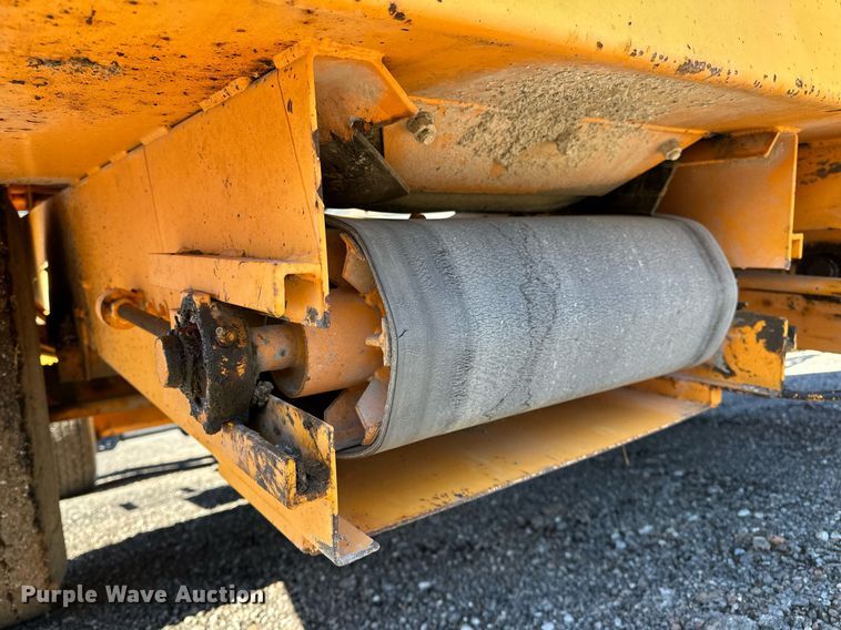 image for item NQ9528 2004 Rosco SPRHH  chip spreader