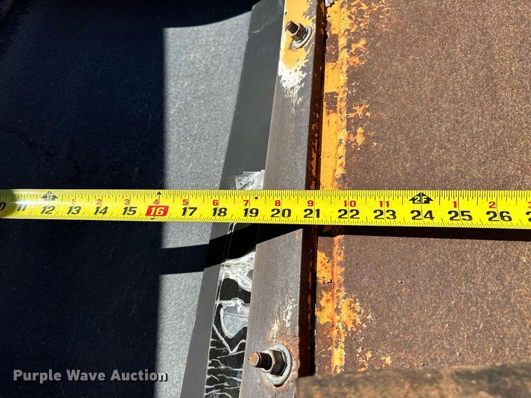 image for item NQ9528 2004 Rosco SPRHH  chip spreader