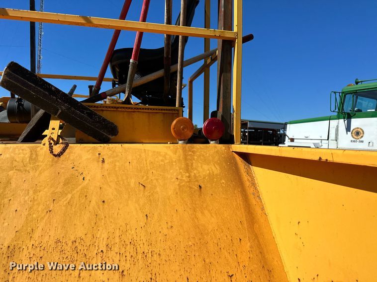 image for item NQ9528 2004 Rosco SPRHH  chip spreader