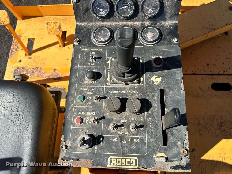 image for item NQ9528 2004 Rosco SPRHH  chip spreader