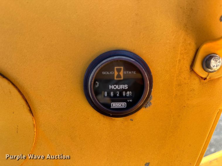 image for item NQ9528 2004 Rosco SPRHH  chip spreader