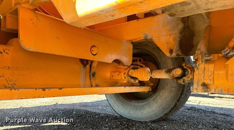 image for item NQ9528 2004 Rosco SPRHH  chip spreader