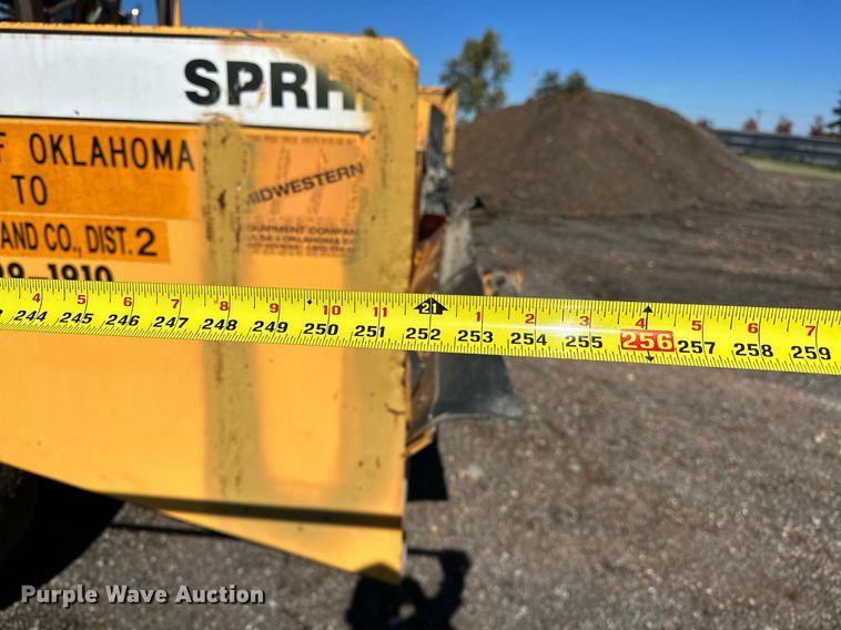 image for item NQ9528 2004 Rosco SPRHH  chip spreader