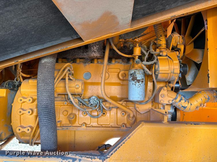 image for item NQ9528 2004 Rosco SPRHH  chip spreader