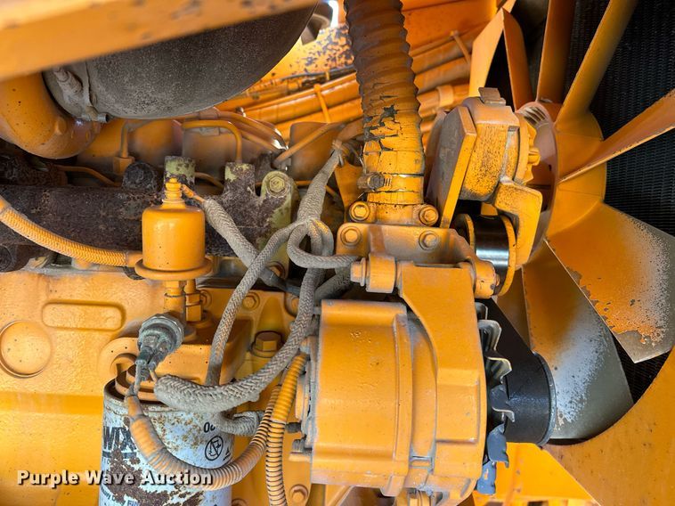 image for item NQ9528 2004 Rosco SPRHH  chip spreader