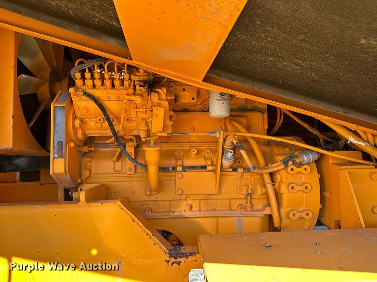 image for item NQ9528 2004 Rosco SPRHH  chip spreader