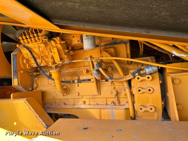 image for item NQ9528 2004 Rosco SPRHH  chip spreader