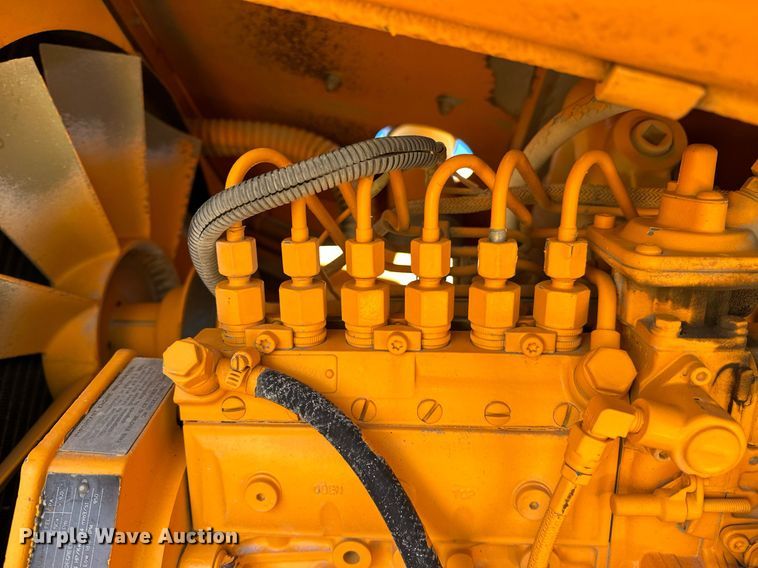 image for item NQ9528 2004 Rosco SPRHH  chip spreader