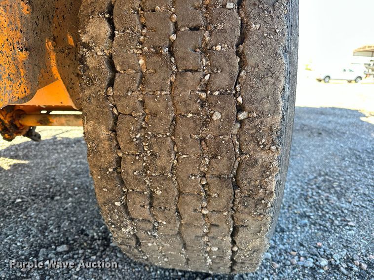 image for item NQ9528 2004 Rosco SPRHH  chip spreader