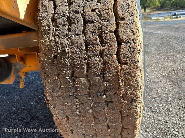 image for item NQ9528 2004 Rosco SPRHH  chip spreader