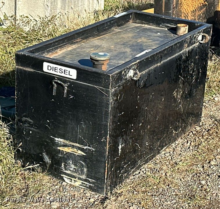 image for item NQ9533 Fuel tank