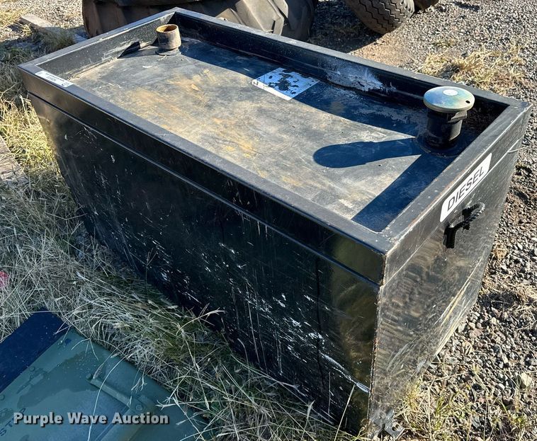 image for item NQ9533 Fuel tank