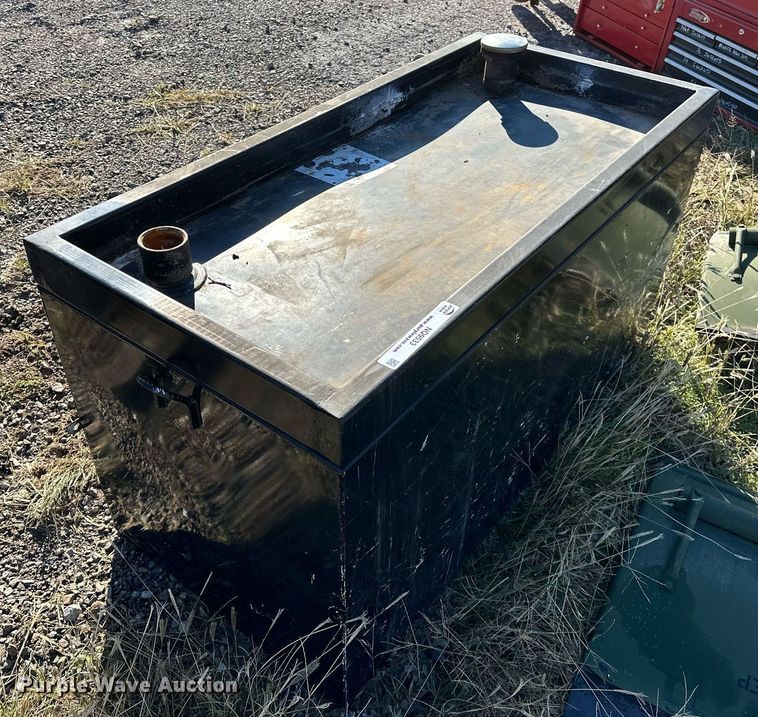 image for item NQ9533 Fuel tank