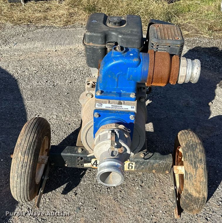 image for item NQ9535 Water pump