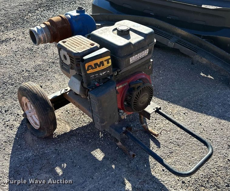 image for item NQ9535 Water pump