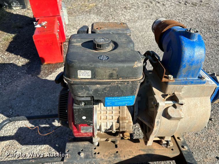 image for item NQ9535 Water pump