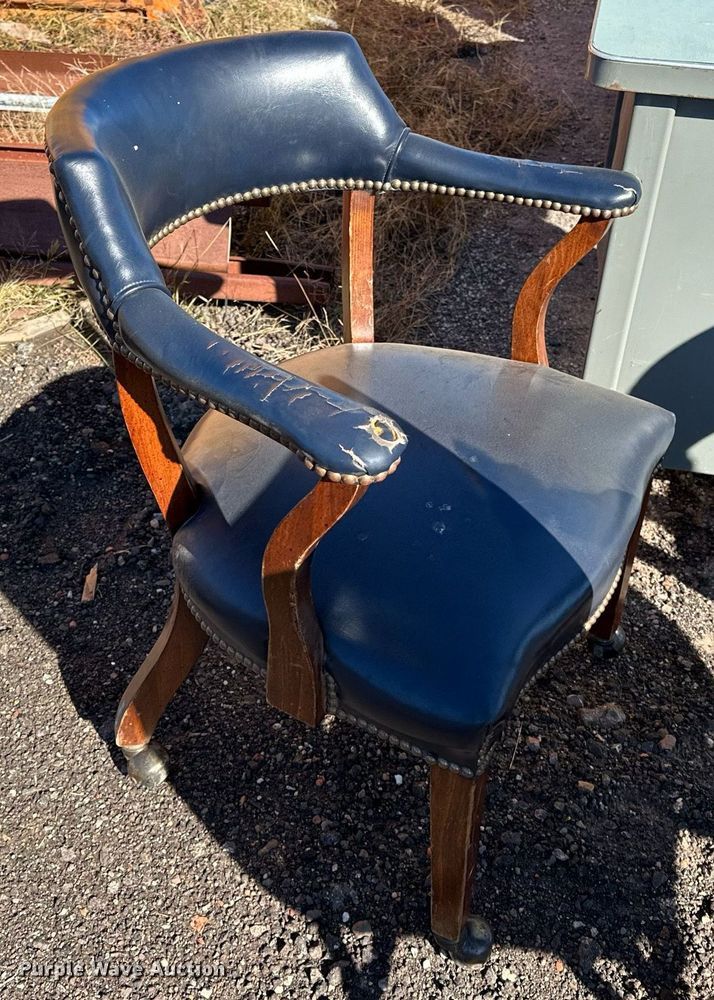 image for item NQ9539 Furniture