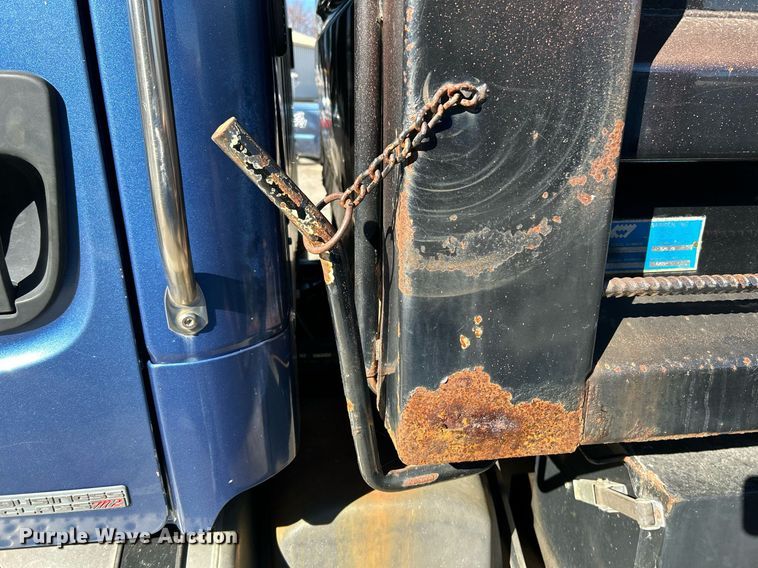 image for item NR9441 2010 Freightliner Business Class M2  dump truck