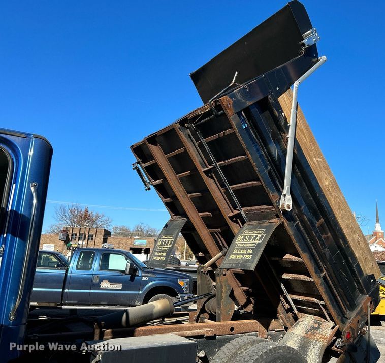 image for item NR9441 2010 Freightliner Business Class M2  dump truck