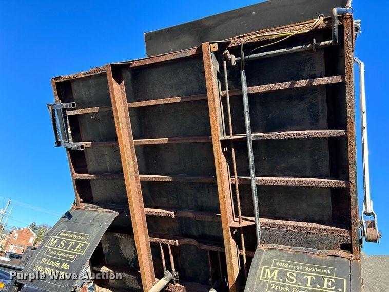 image for item NR9441 2010 Freightliner Business Class M2  dump truck