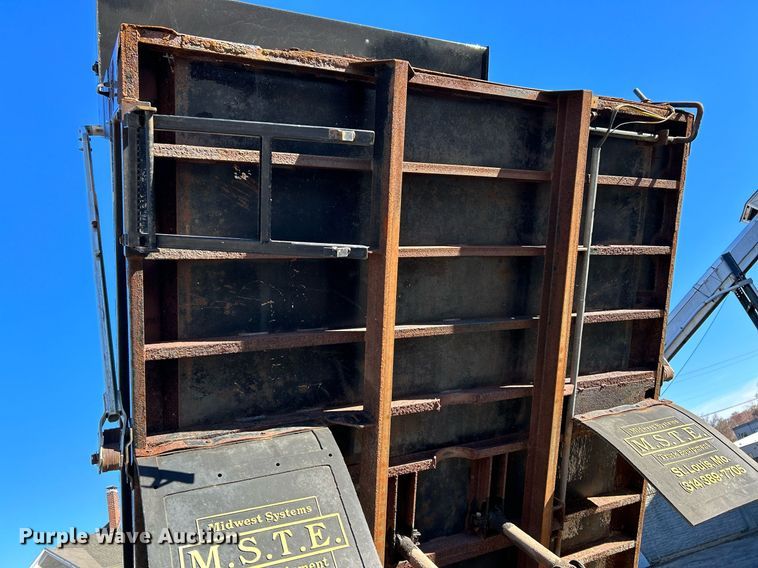 image for item NR9441 2010 Freightliner Business Class M2  dump truck