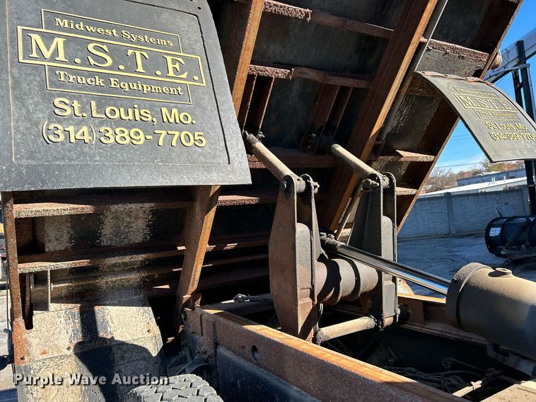 image for item NR9441 2010 Freightliner Business Class M2  dump truck