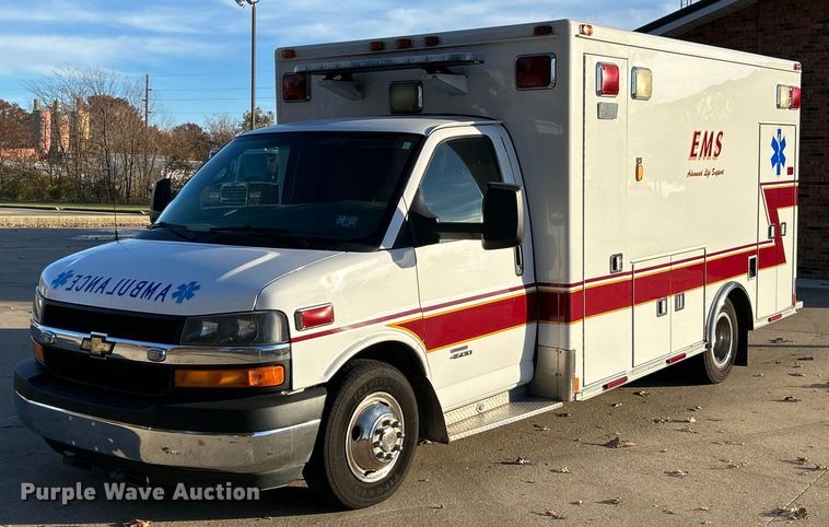 image for item NR9442 2013 Chevrolet Express 4500  ambulance