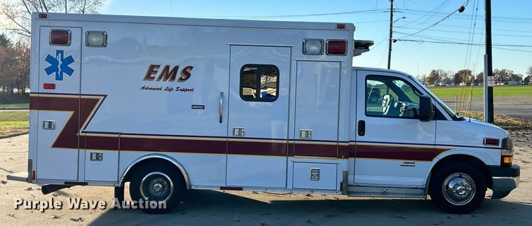 image for item NR9442 2013 Chevrolet Express 4500  ambulance