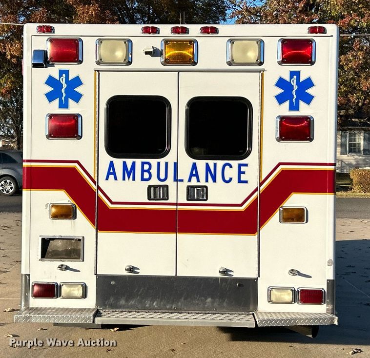 image for item NR9442 2013 Chevrolet Express 4500  ambulance