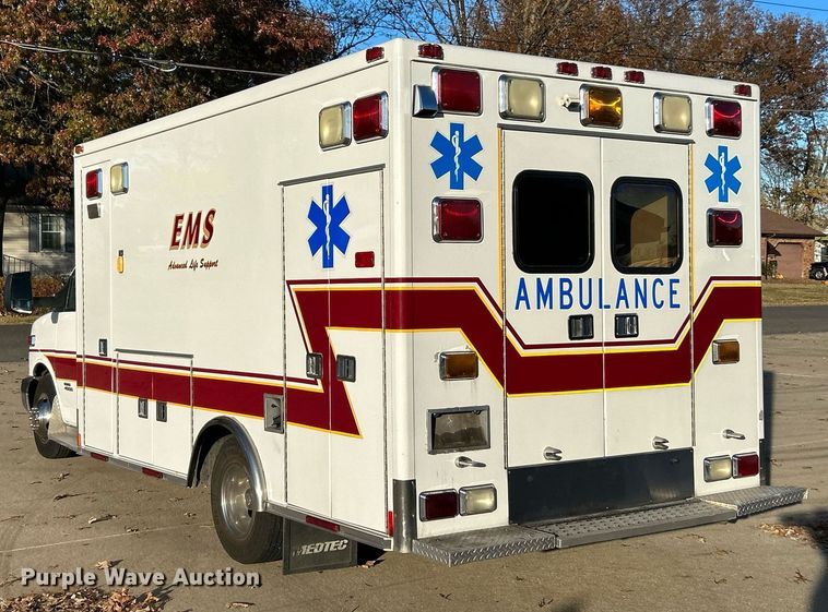 image for item NR9442 2013 Chevrolet Express 4500  ambulance