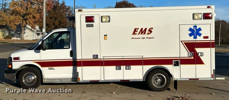 image for item NR9442 2013 Chevrolet Express 4500  ambulance