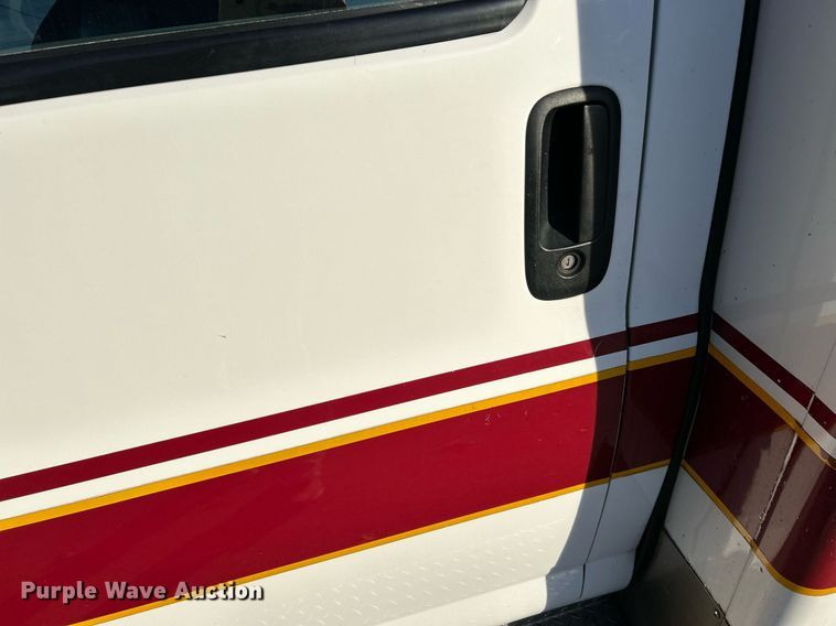 image for item NR9442 2013 Chevrolet Express 4500  ambulance