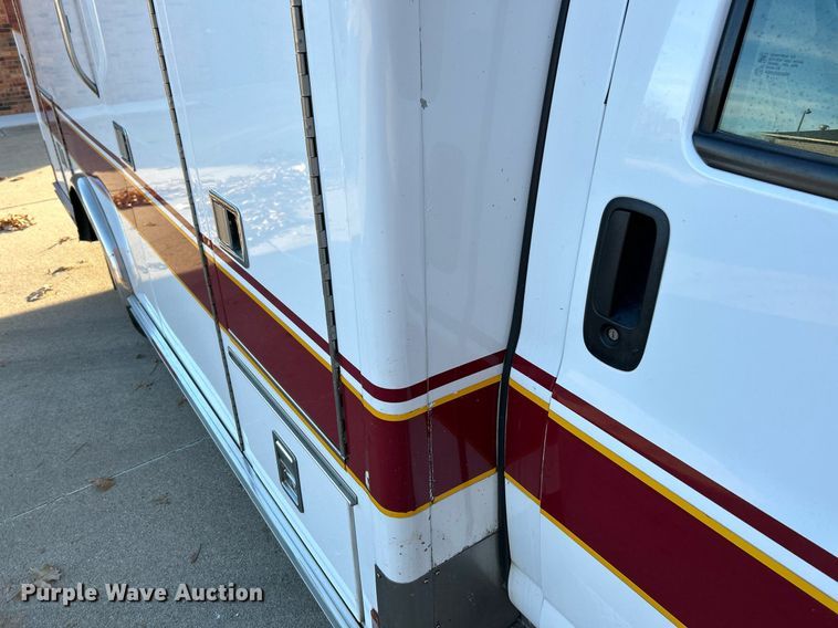 image for item NR9442 2013 Chevrolet Express 4500  ambulance