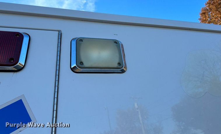 image for item NR9442 2013 Chevrolet Express 4500  ambulance