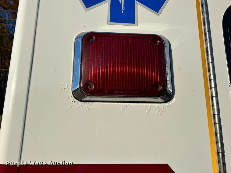 image for item NR9442 2013 Chevrolet Express 4500  ambulance