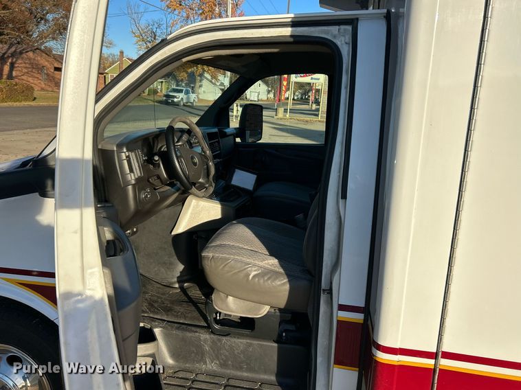 image for item NR9442 2013 Chevrolet Express 4500  ambulance