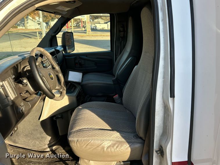 image for item NR9442 2013 Chevrolet Express 4500  ambulance