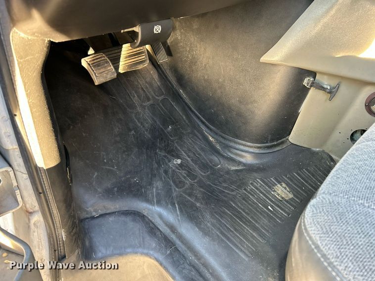 image for item NR9442 2013 Chevrolet Express 4500  ambulance