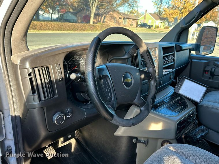 image for item NR9442 2013 Chevrolet Express 4500  ambulance