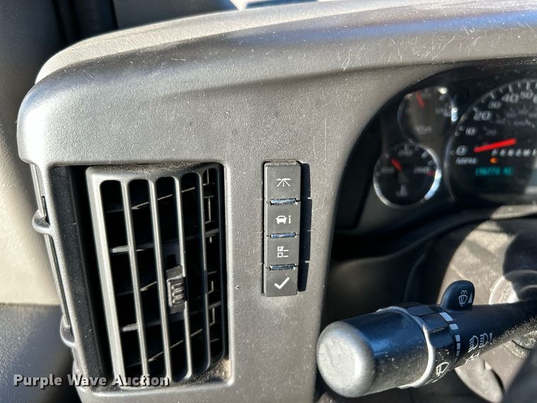 image for item NR9442 2013 Chevrolet Express 4500  ambulance