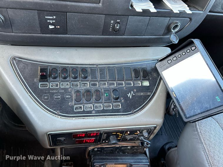 image for item NR9442 2013 Chevrolet Express 4500  ambulance