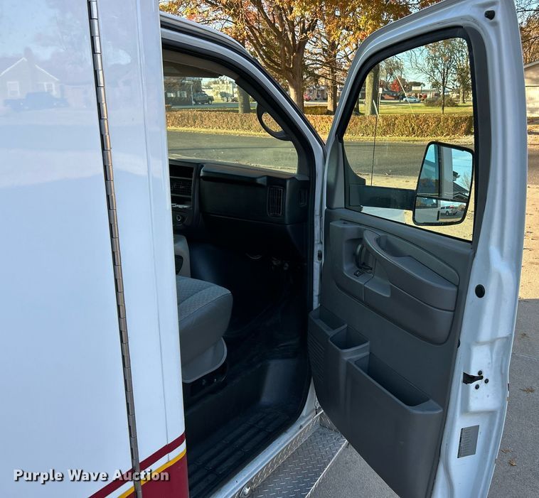 image for item NR9442 2013 Chevrolet Express 4500  ambulance