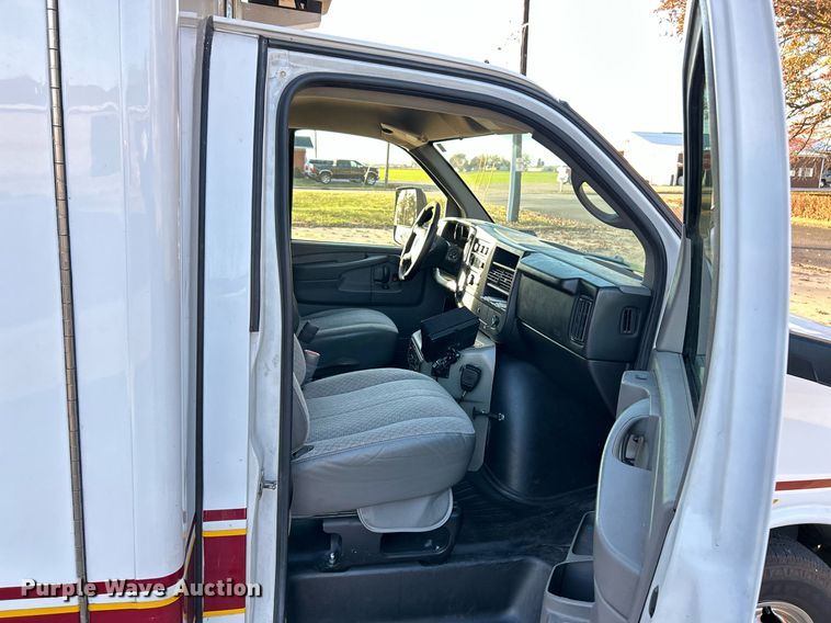 image for item NR9442 2013 Chevrolet Express 4500  ambulance