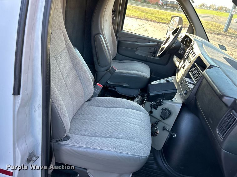 image for item NR9442 2013 Chevrolet Express 4500  ambulance