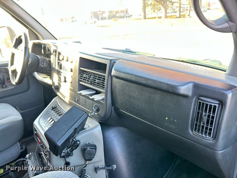 image for item NR9442 2013 Chevrolet Express 4500  ambulance