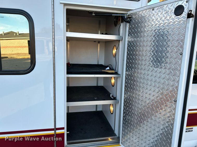 image for item NR9442 2013 Chevrolet Express 4500  ambulance