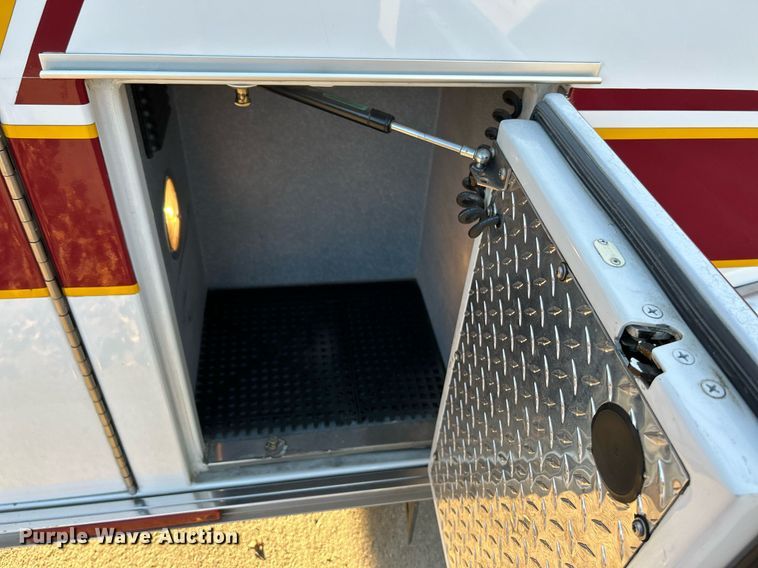 image for item NR9442 2013 Chevrolet Express 4500  ambulance